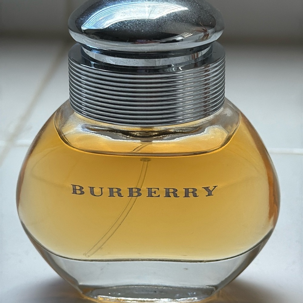 Burberry 30ml (1oz) eau de parfum AUTHENTIC barely used